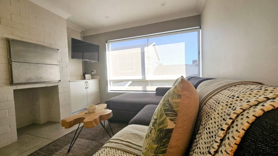 To Let 3 Bedroom Property for Rent in Hartenbos Central Western Cape